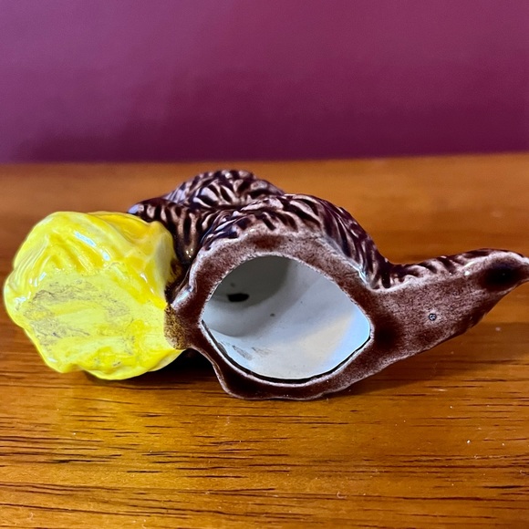 Vintage Brown Cat Kitten w Yellow Ball of Yarn Figurine - Picture 4 of 4